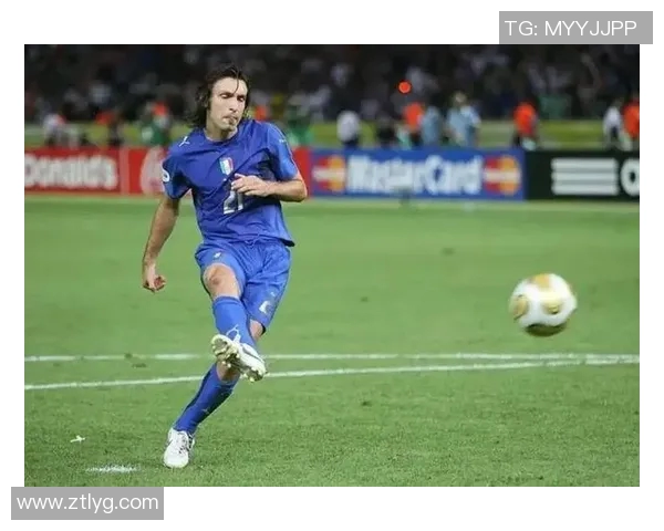 从皮尔洛到皮尔洛式中场探讨足球艺术与技术的完美融合与演变 从皮尔洛到皮尔洛式中场探讨足球艺术与技术的完美融合与演变