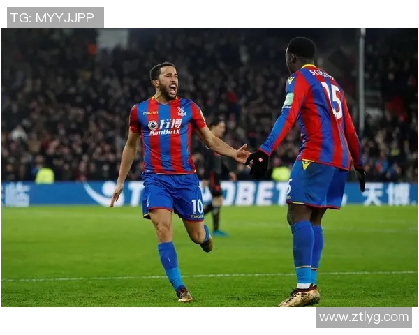 五位足球明星身穿制服的精彩瞬间展示与解析 五位足球明星身穿制服的精彩瞬间展示与解析